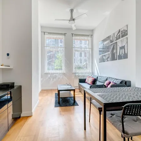 Chmielna Park By Renters Apartman